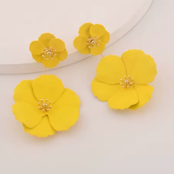 Anthropologie Yellow Blossom Flower Earrings - Picture 4 of 4